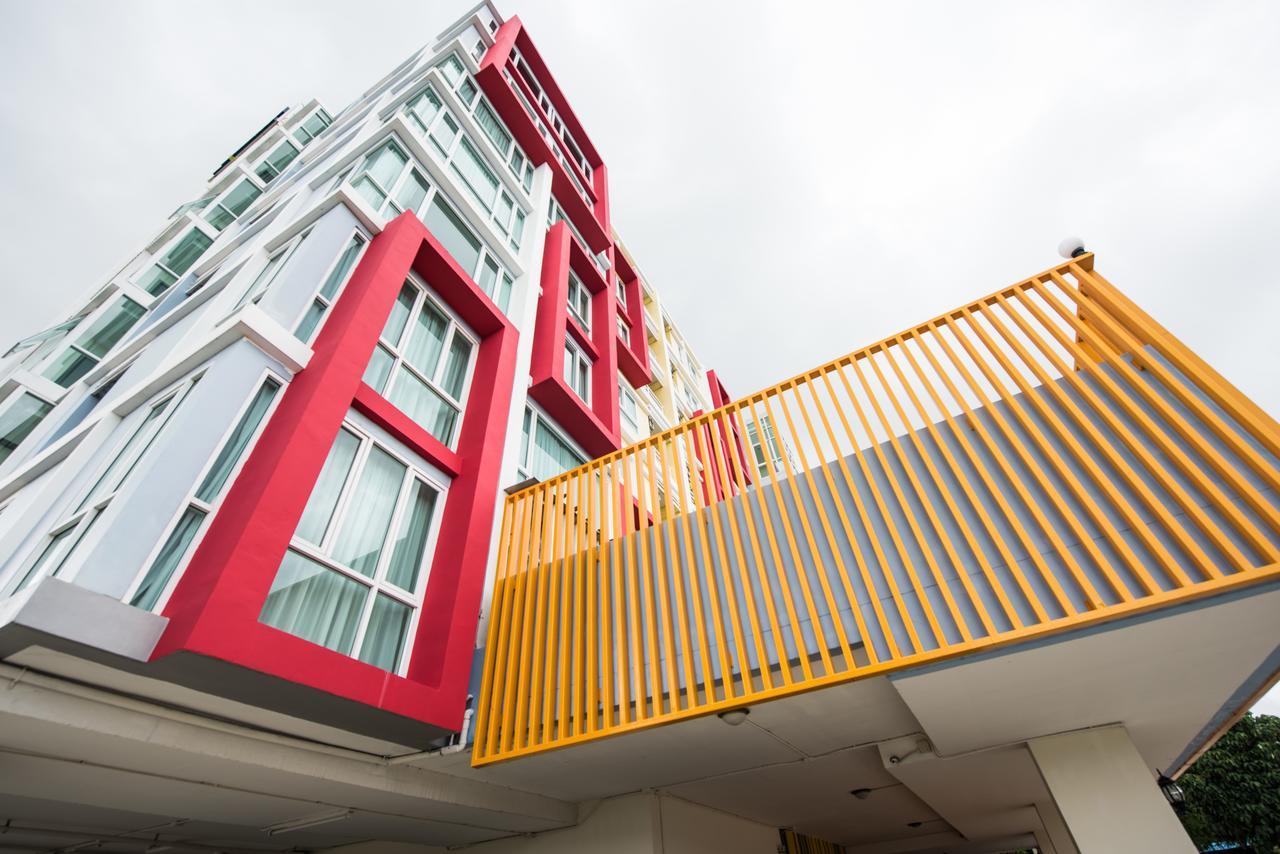 Backpacker Street Airport Place Nai Yang Exterior photo